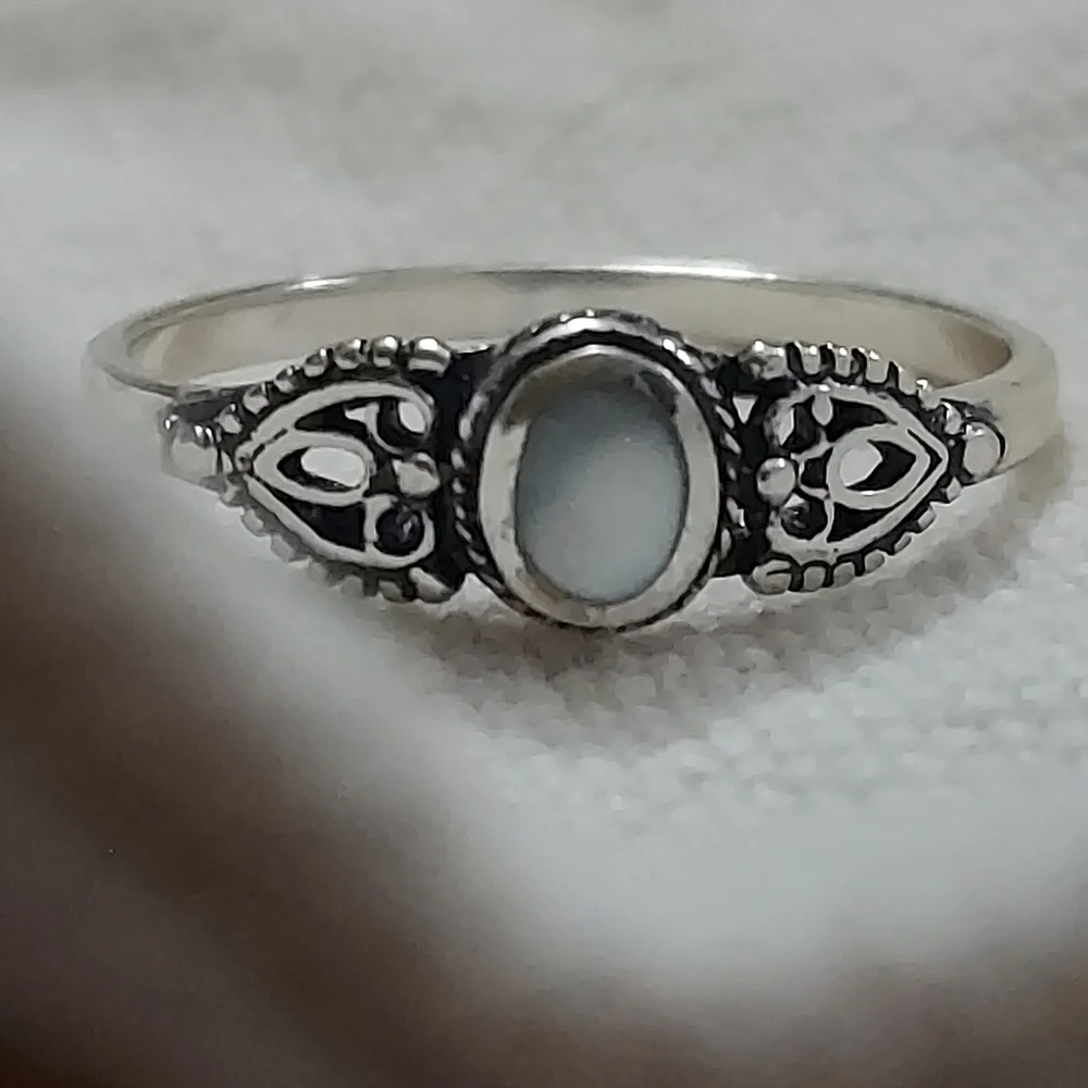 Sterling Silver 925 Mother of Pearl Scrolled Minimalist Statement Ring Sz 7.5